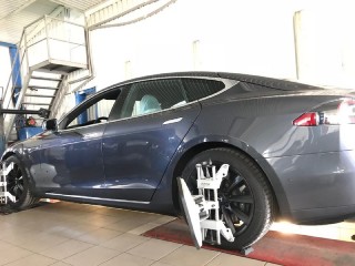 Развал-схождение Tesla в ADS